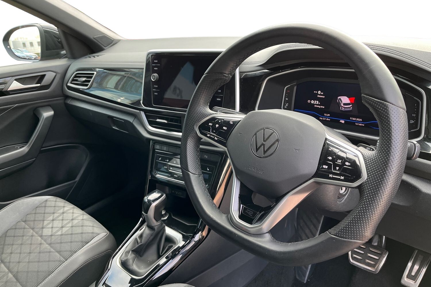 Used Volkswagen T-Roc 2023 for sale - 77552119: Photo 7