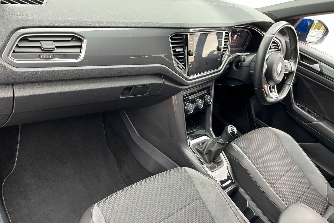 Used Volkswagen T-Roc 2022 for sale - 76675037: Photo 2