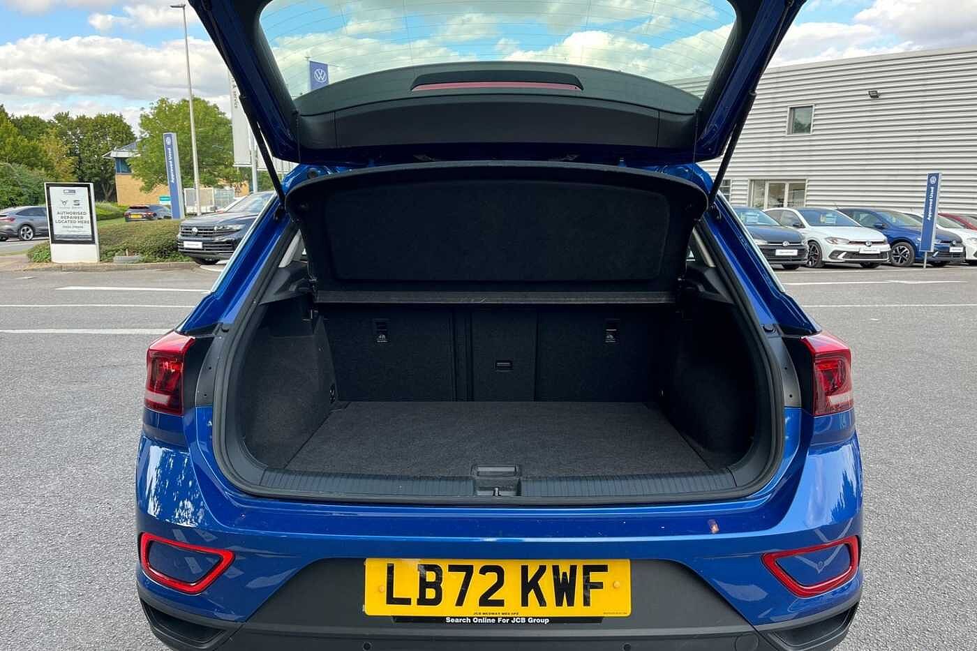 Used Volkswagen T-Roc 2023 for sale - 76676753: Photo 10