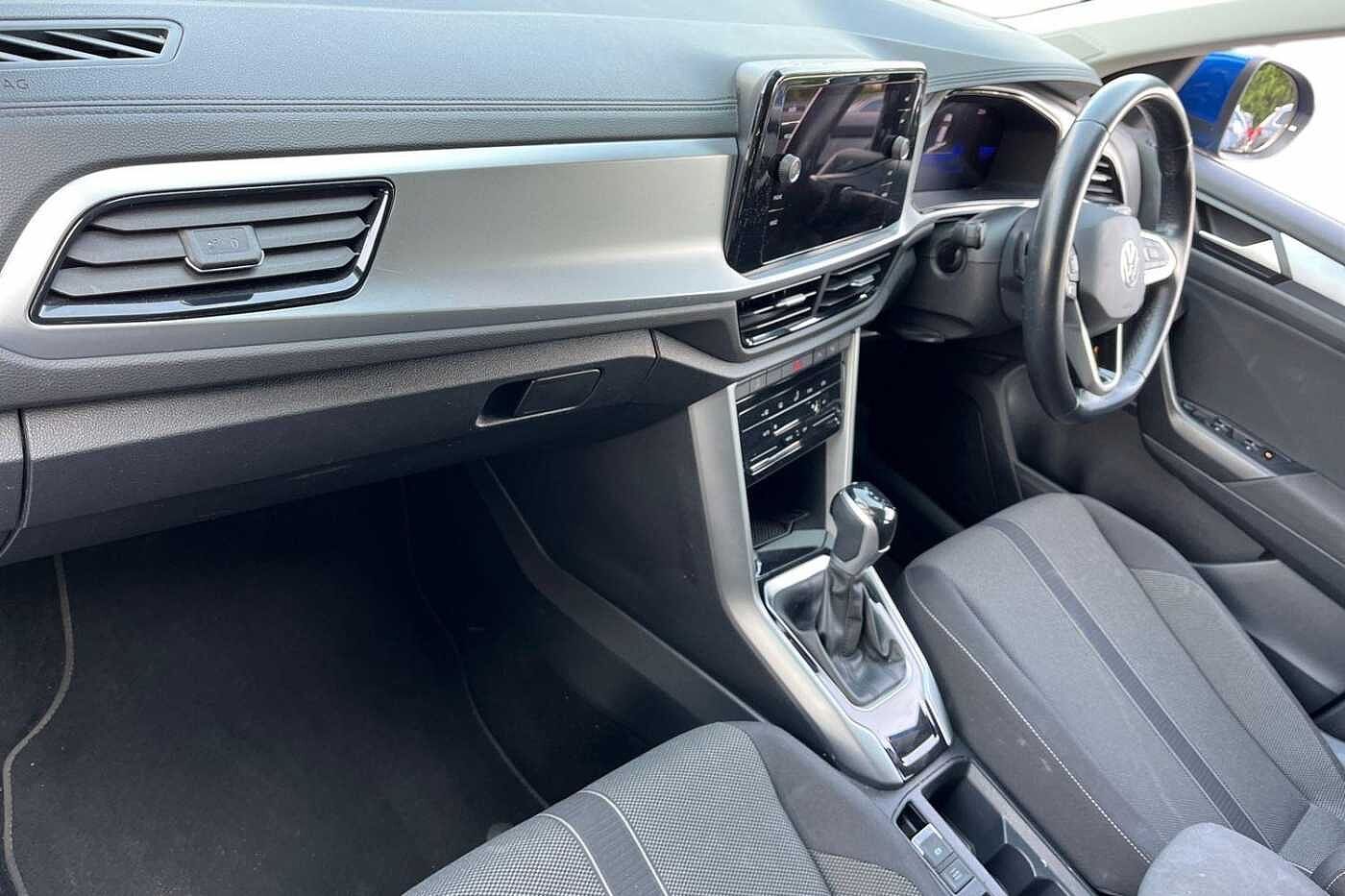 Used Volkswagen T-Roc 2023 for sale - 76676753: Photo 2