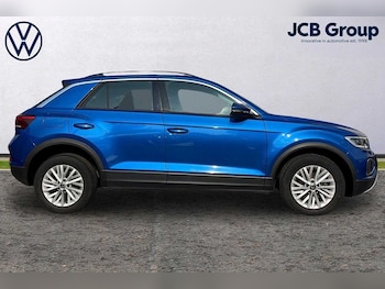 Used Volkswagen T-Roc 2023 for sale - 76676753: Photo