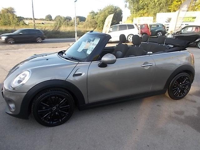 Used MINI Convertible 2016 for sale - 76393769: Photo 10