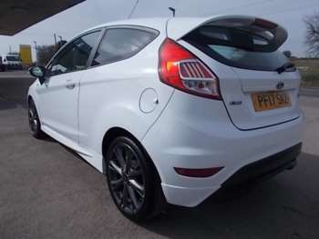 Used Ford Fiesta 2017 for sale - 74102168: Photo