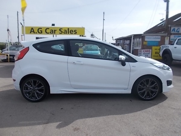 Used Ford Fiesta 2017 for sale - 74102168: Photo 6