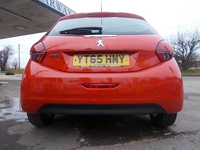 Used Peugeot 208 2015 for sale - 76397149: Photo 15