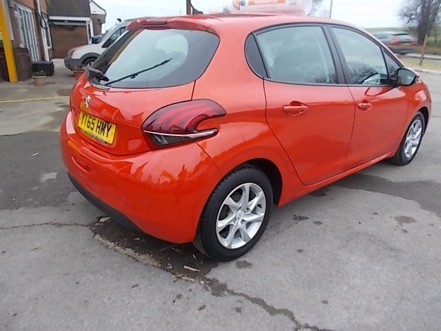 Used Peugeot 208 2015 for sale - 76397149: Photo 4