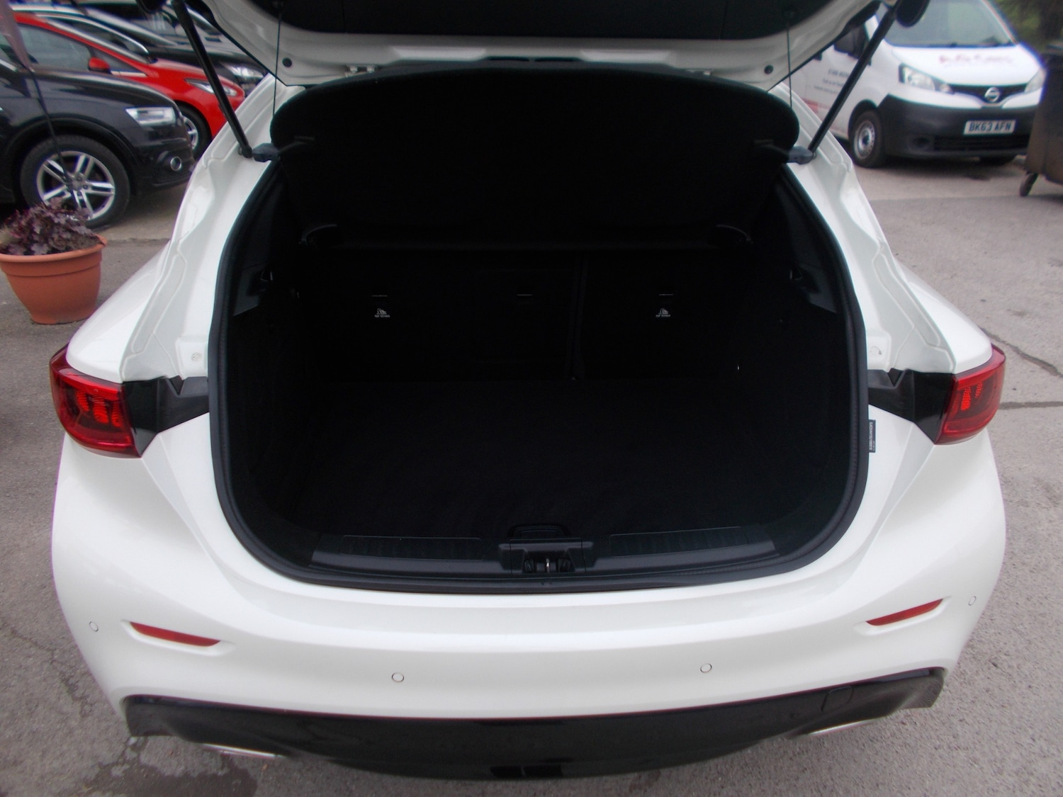 Used Infiniti Q30 2015 for sale - 77864589: Photo 10