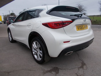 Used Infiniti Q30 2015 for sale - 77864589: Photo
