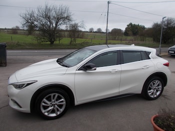 Used Infiniti Q30 2015 for sale - 77864589: Photo