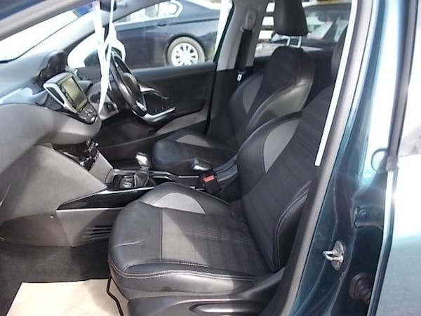 Used Peugeot 2008 2017 for sale - 65921820: Photo 7