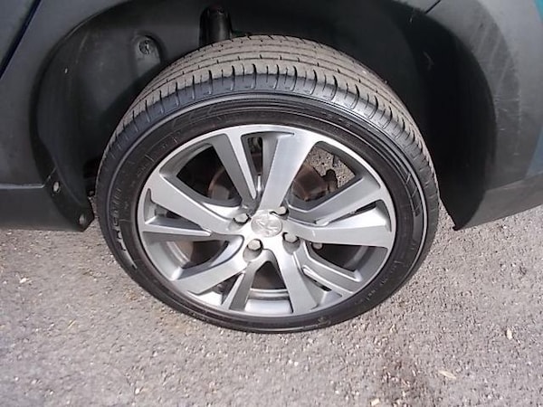 Used Peugeot 2008 2017 for sale - 65921820: Photo 9