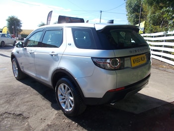 Used Land Rover Discovery Sport 2016 for sale - 78962082: Photo