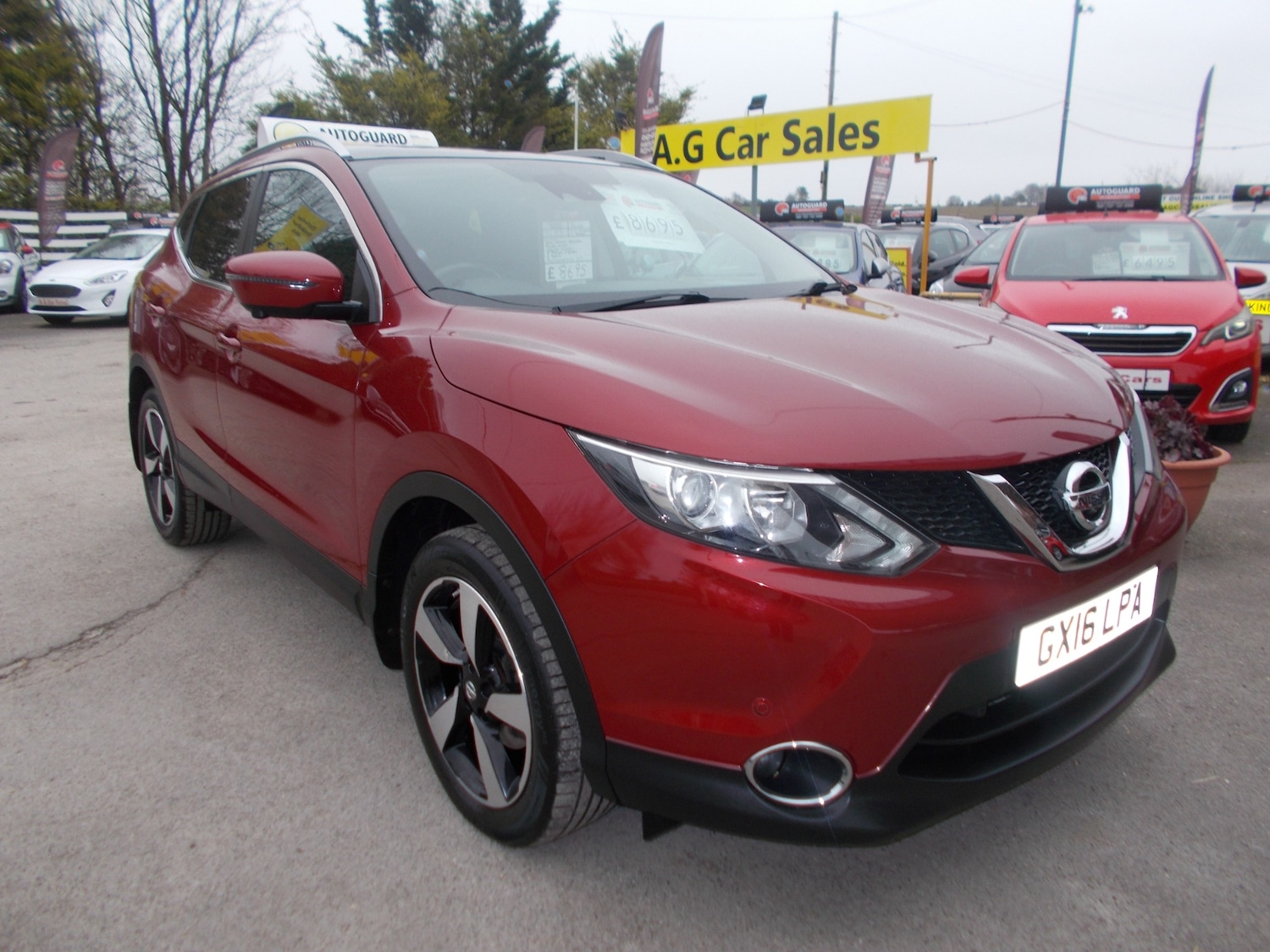 Used Nissan Qashqai 2016 for sale - 77778753: Photo 2
