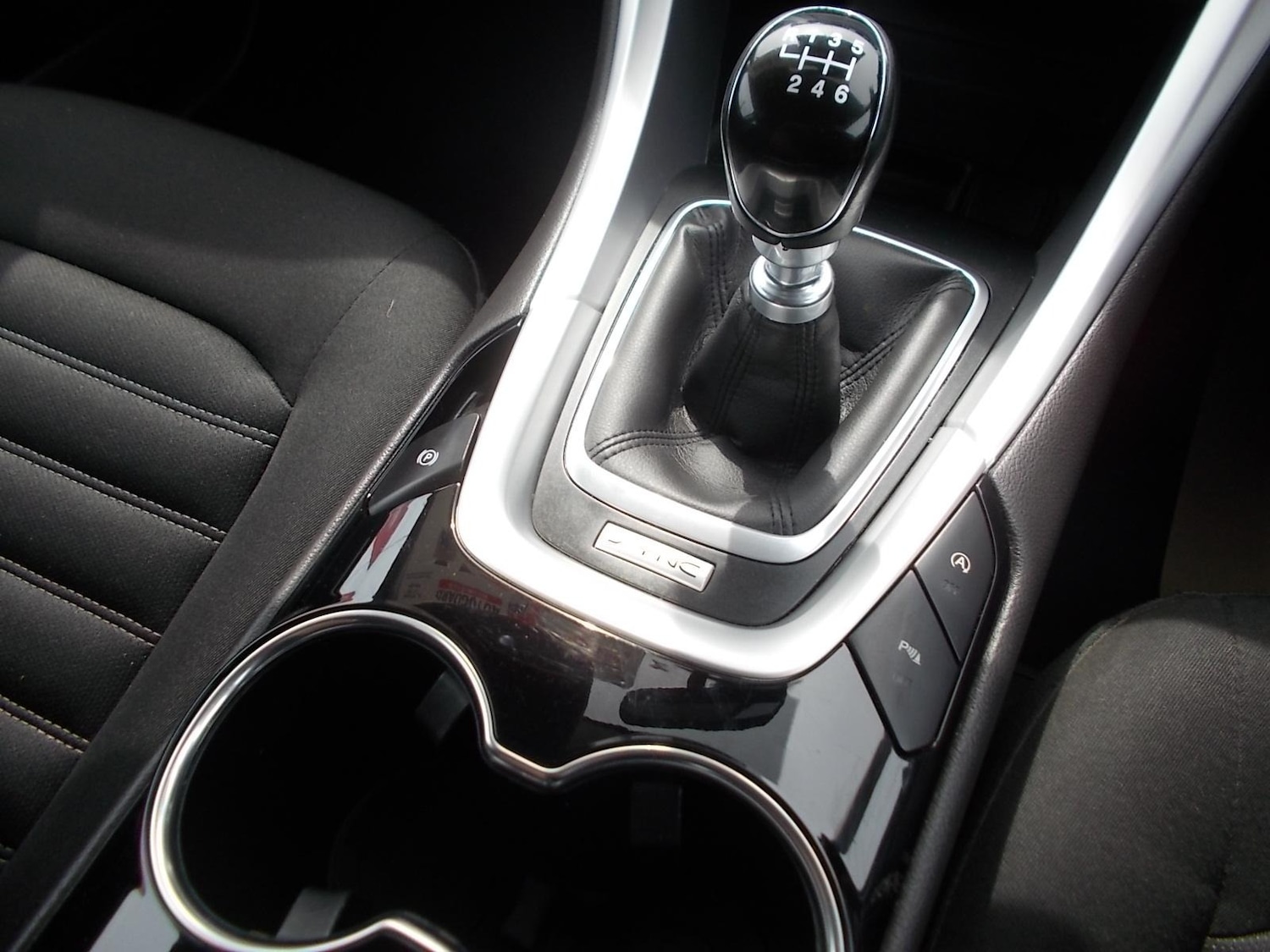 Used Ford Mondeo 2016 for sale - 76392365: Photo 14