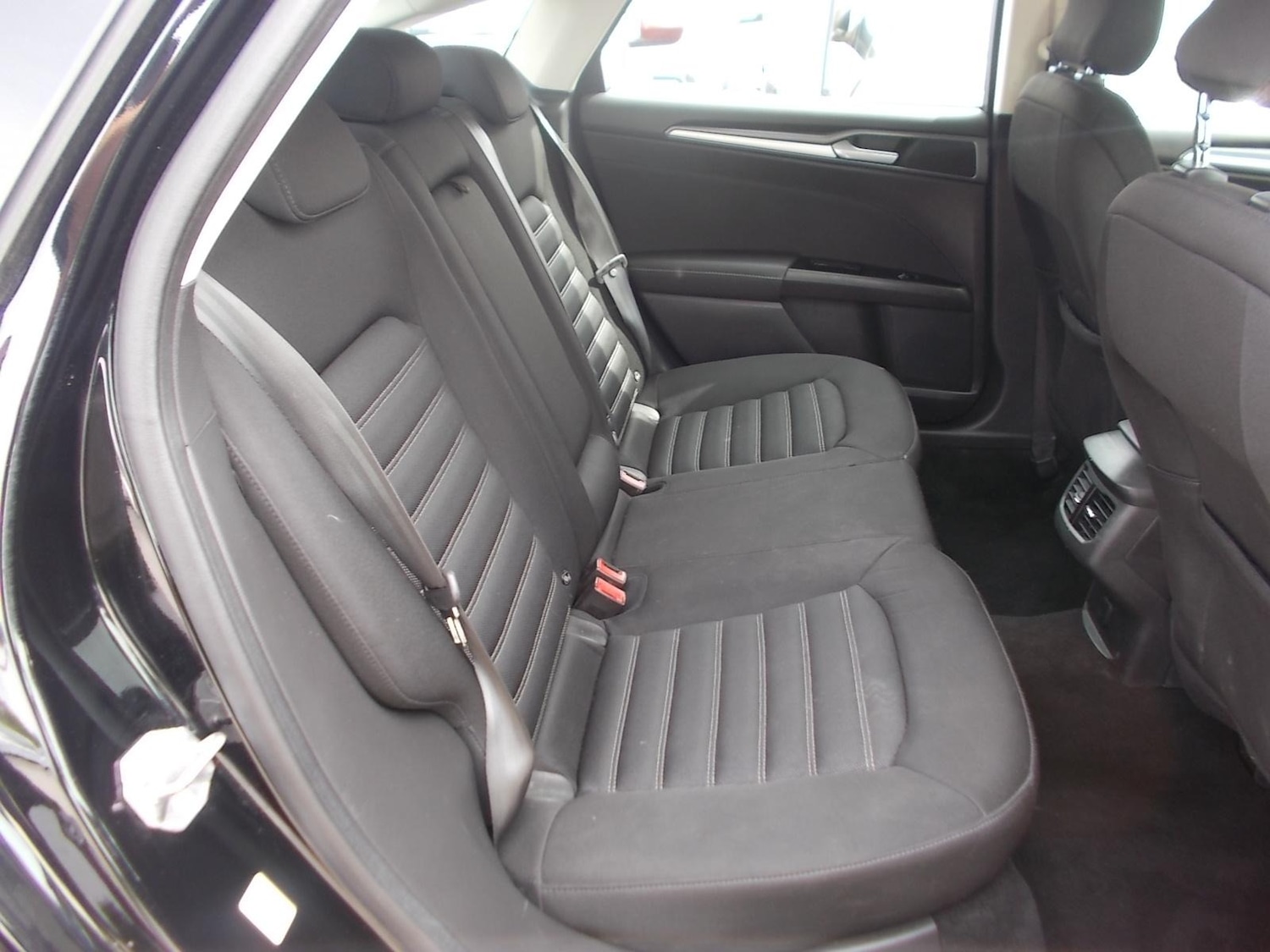 Used Ford Mondeo 2016 for sale - 76392365: Photo 7