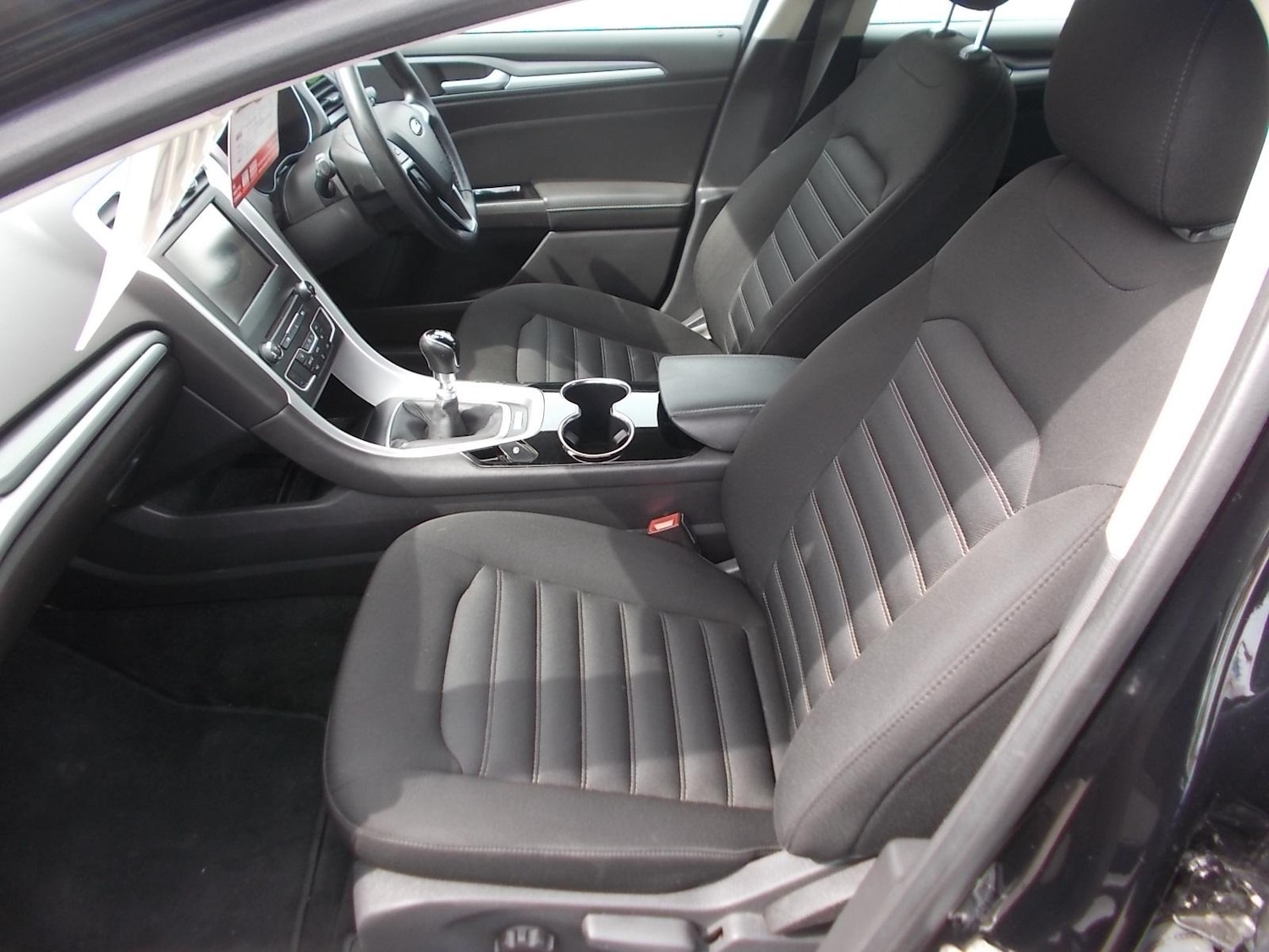 Used Ford Mondeo 2016 for sale - 76392365: Photo 8