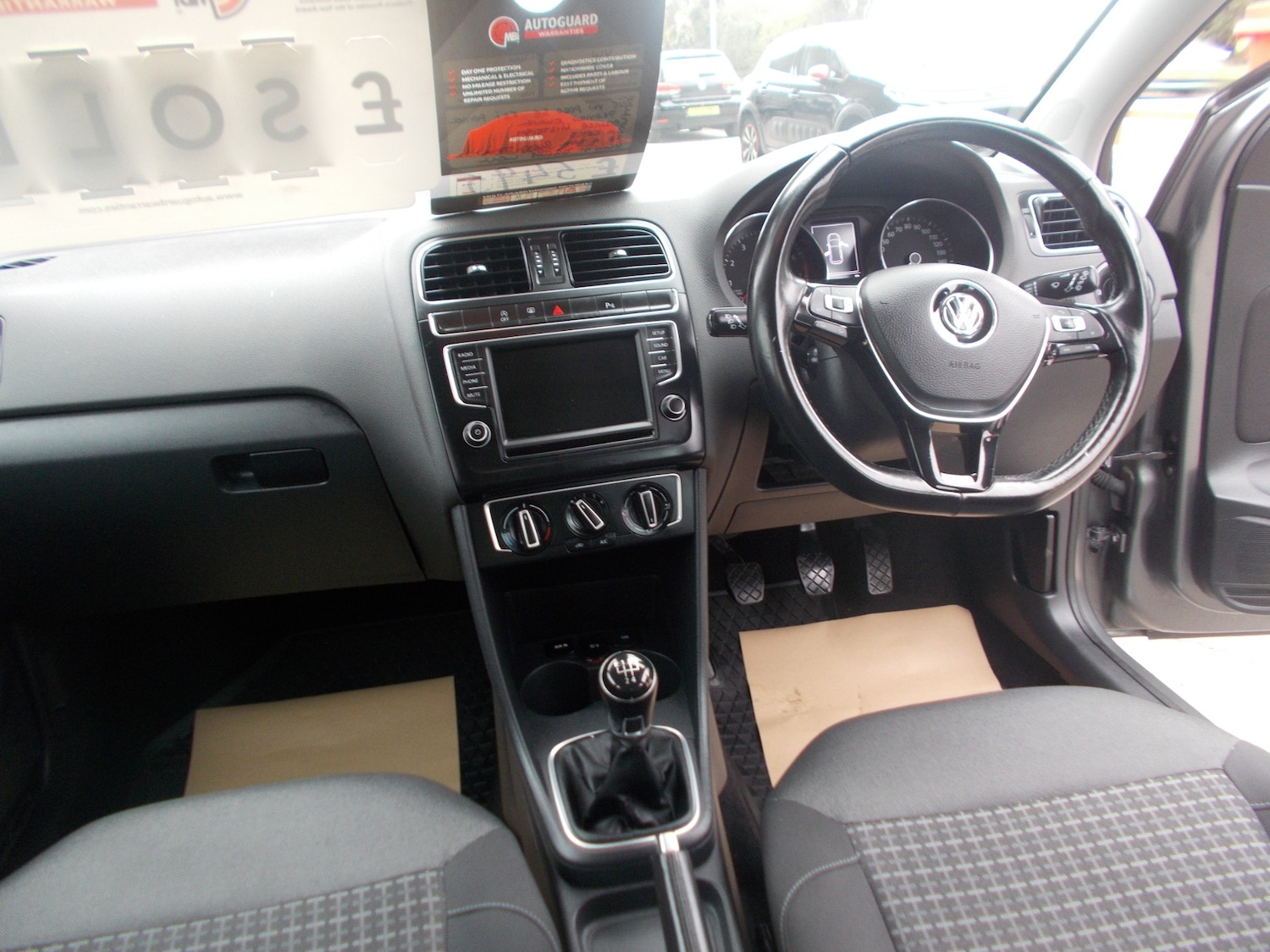 Used Volkswagen Polo 2015 for sale - 76316989: Photo 10