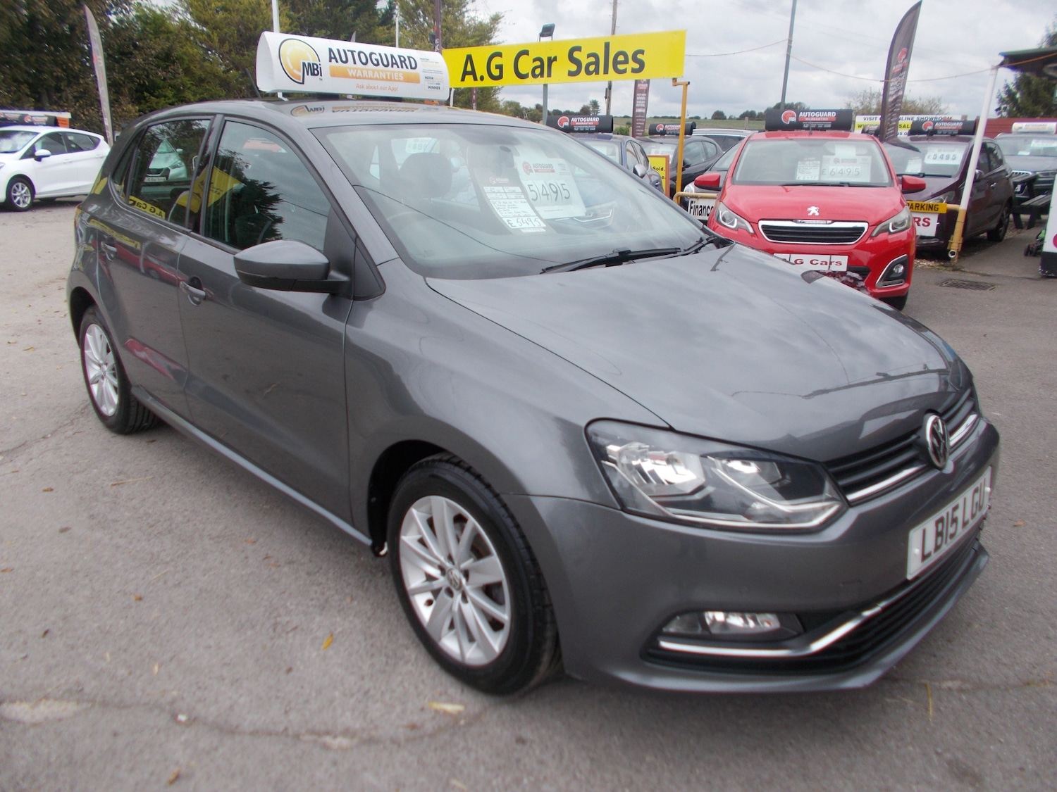 Used Volkswagen Polo 2015 for sale - 76316989: Photo 2