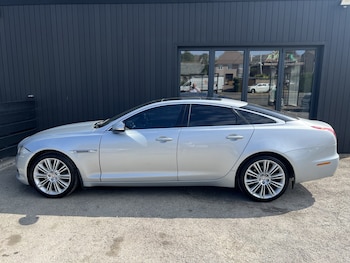 Used Jaguar XJ 2010 for sale - 79352609: Photo