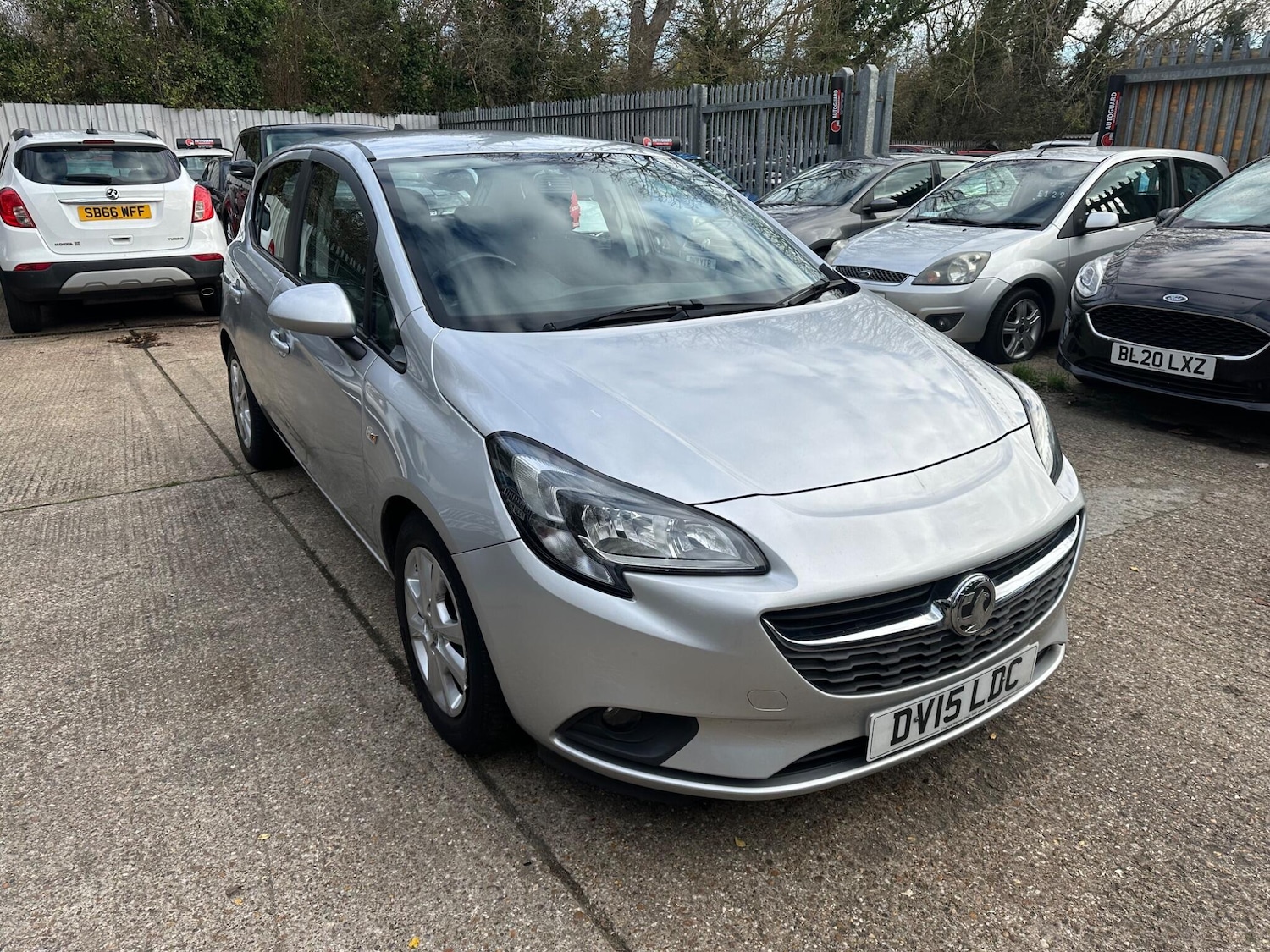 Used Vauxhall Corsa 2015 for sale - 76666685: Photo 1