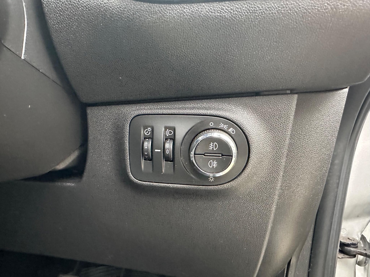 Used Vauxhall Corsa 2015 for sale - 76666685: Photo 22