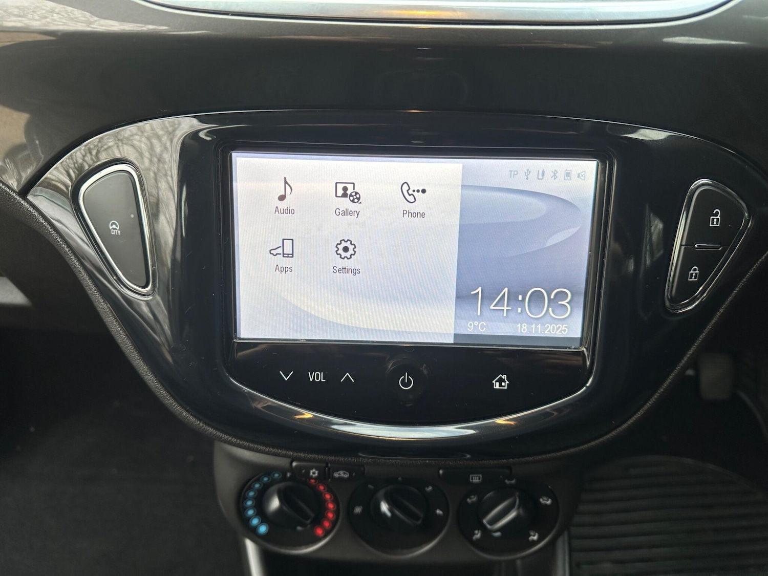 Used Vauxhall Corsa 2015 for sale - 76666685: Photo 32