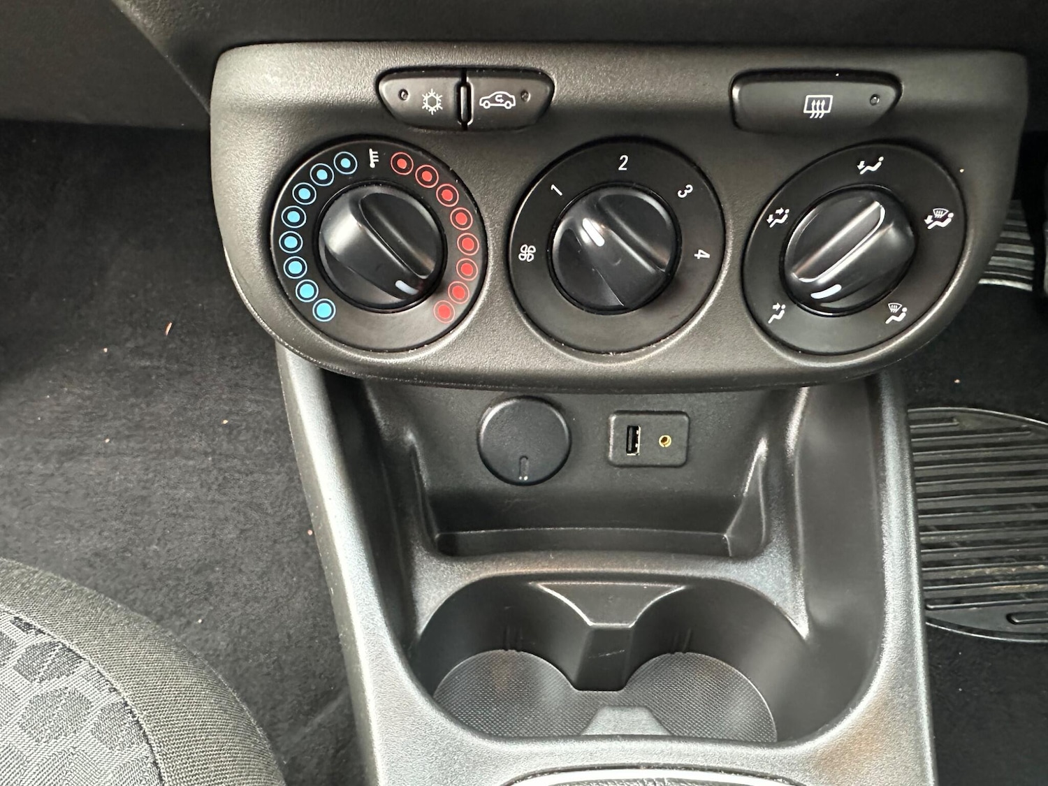 Used Vauxhall Corsa 2015 for sale - 76666685: Photo 41