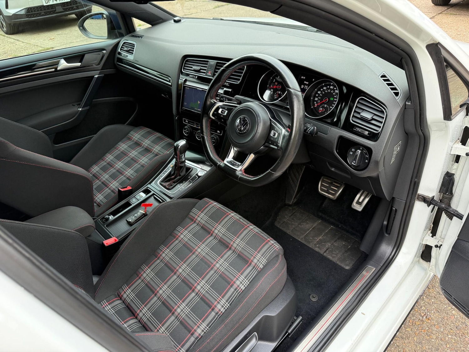 Used Volkswagen Golf 2022 for sale - 76992442: Photo 31