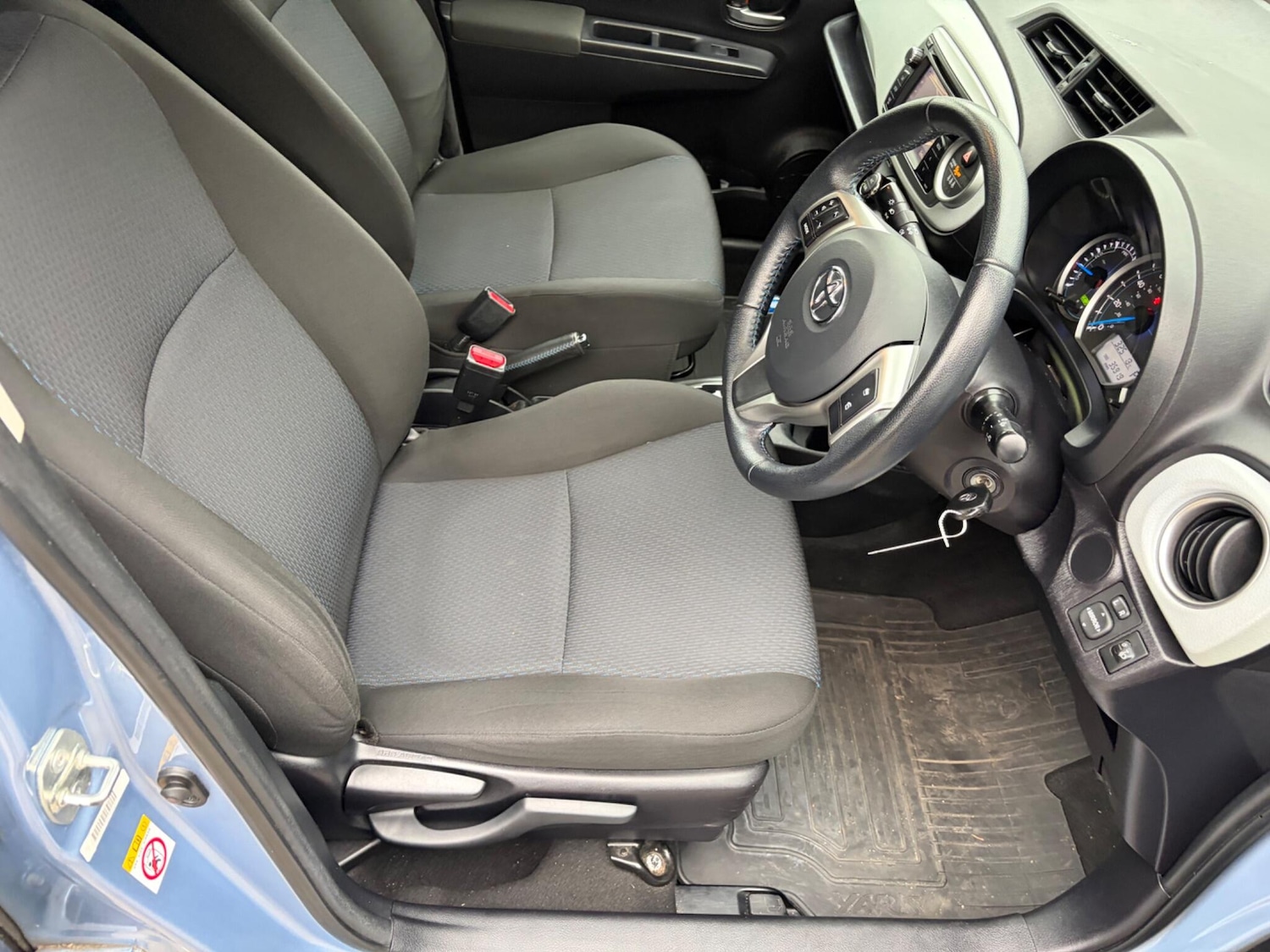 Used Toyota Yaris 2014 for sale - 77853961: Photo 15