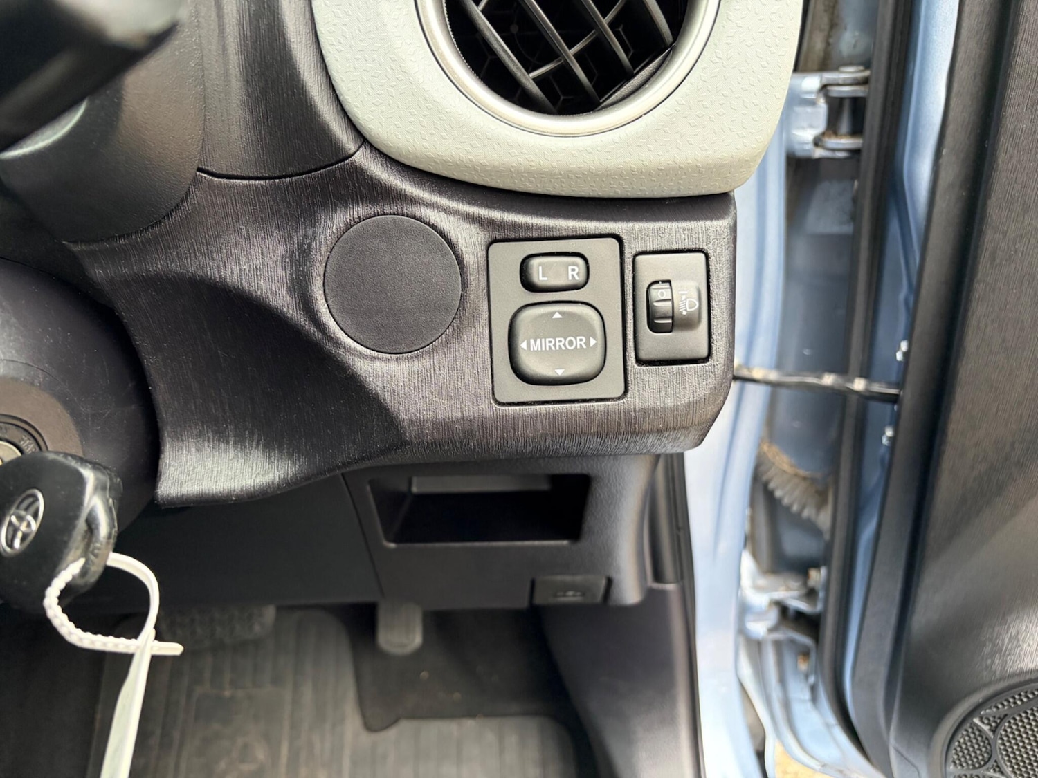 Used Toyota Yaris 2014 for sale - 77853961: Photo 26