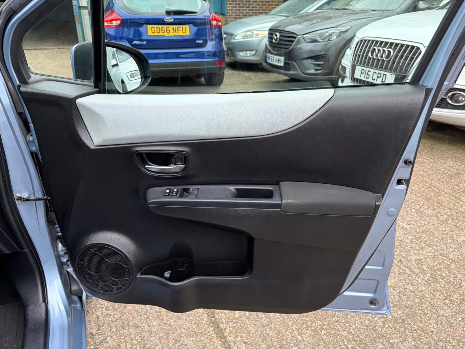 Used Toyota Yaris 2014 for sale - 77853961: Photo 29