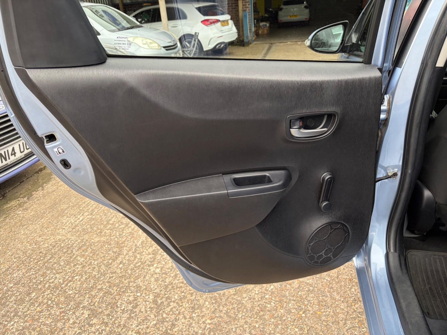 Used Toyota Yaris 2014 for sale - 77853961: Photo 31