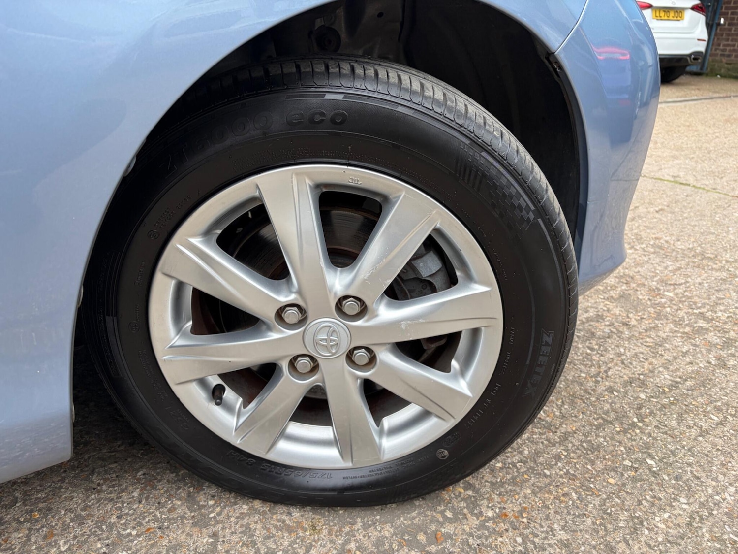 Used Toyota Yaris 2014 for sale - 77853961: Photo 34