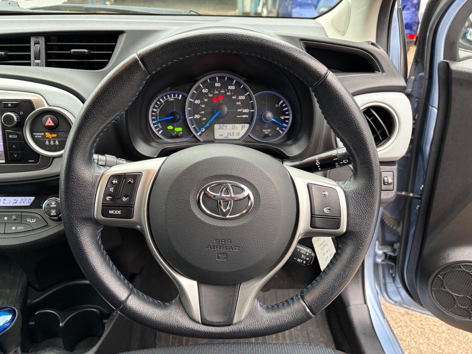 Used Toyota Yaris 2014 for sale - 77853961: Photo 50