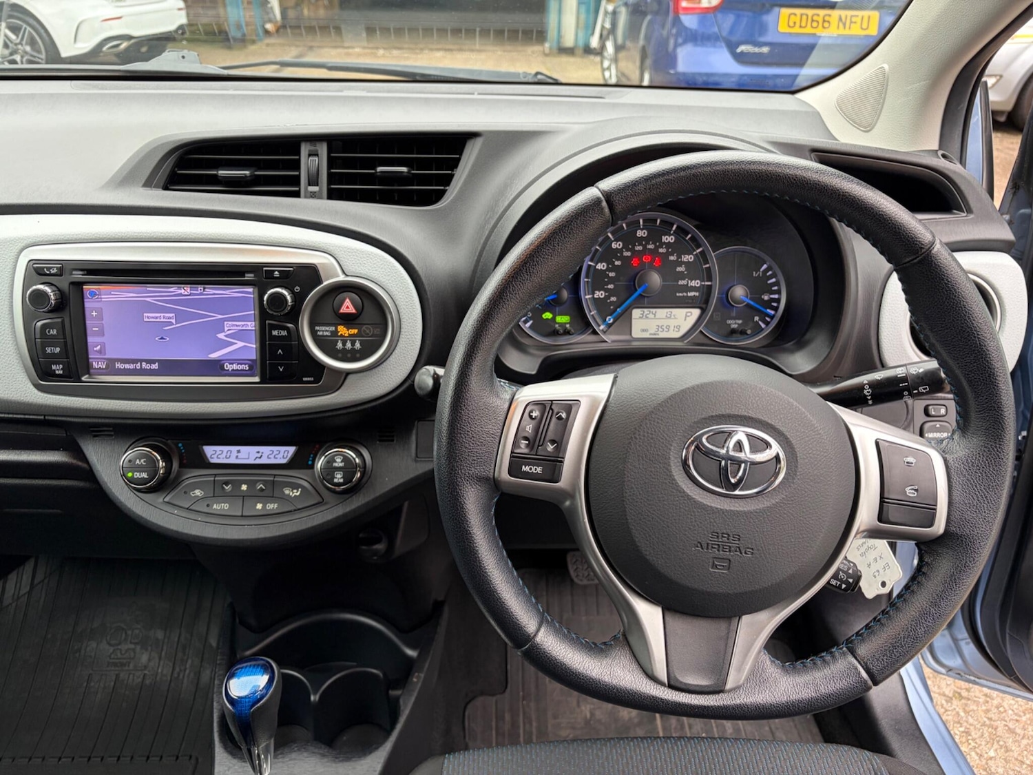 Used Toyota Yaris 2014 for sale - 77853961: Photo 65