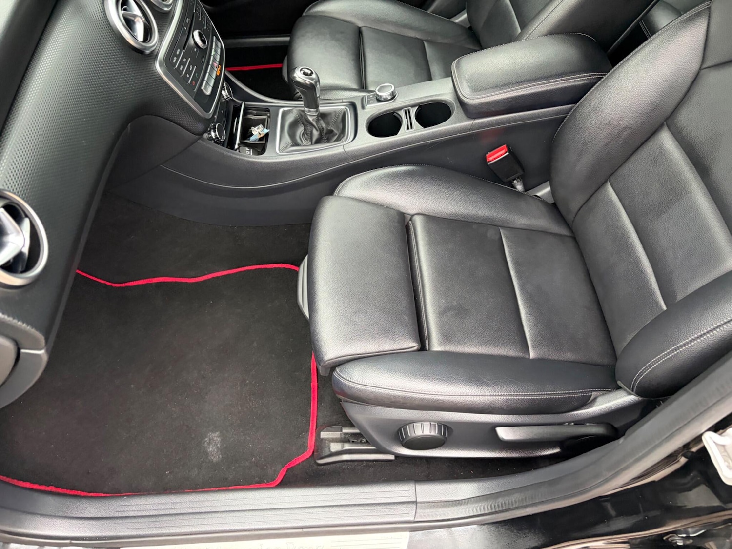 Used Mercedes-Benz A-Class 2017 for sale - 77411570: Photo 46