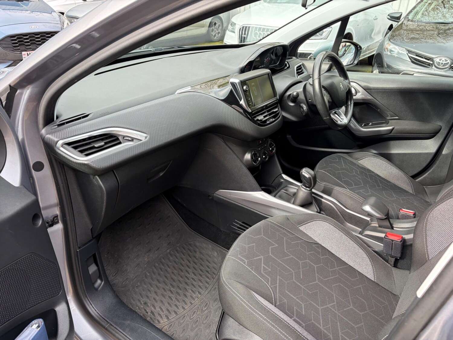 Used Peugeot 2008 2017 for sale - 77723804: Photo 38