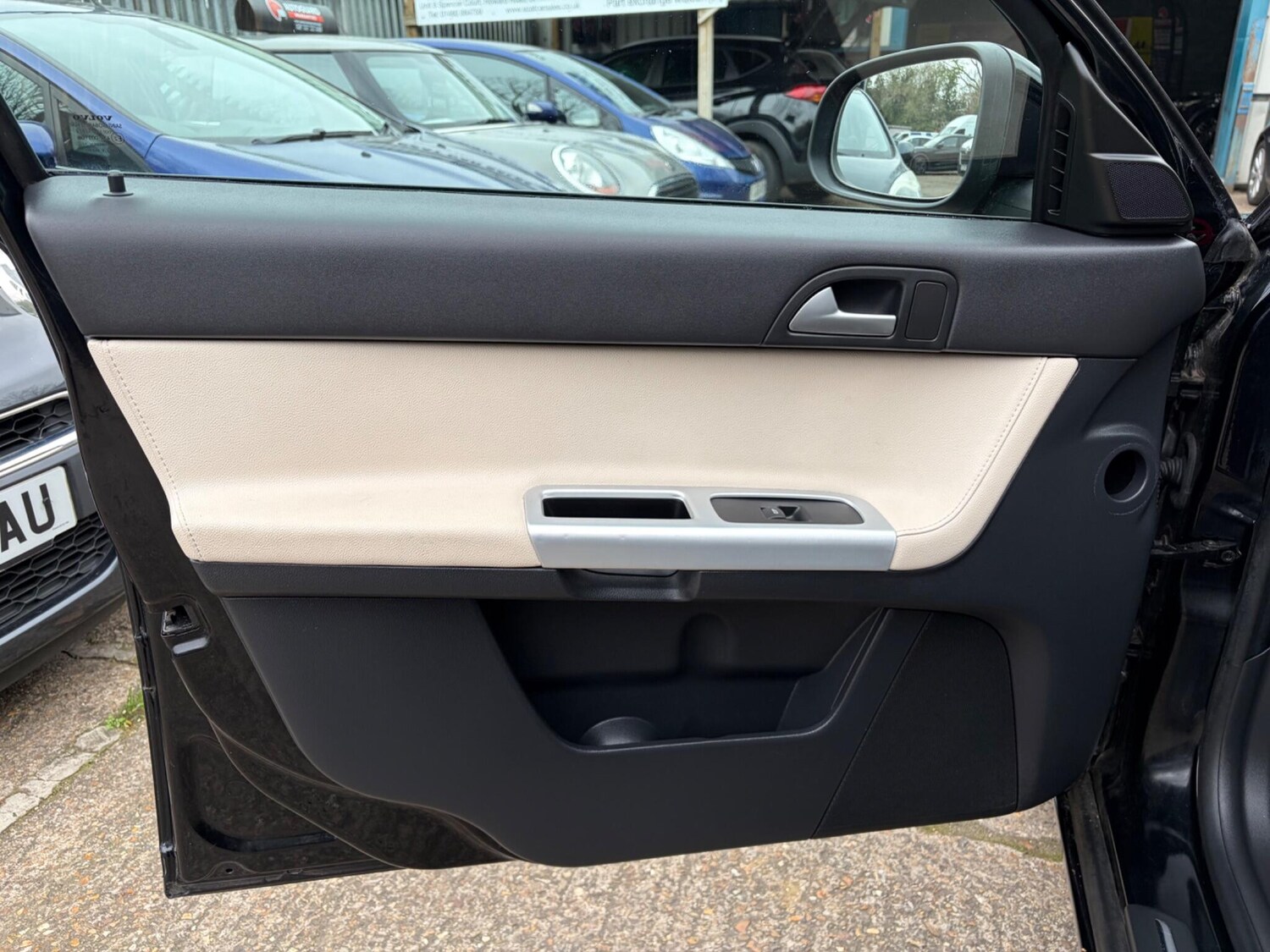 Used Volvo V50 2012 for sale - 78019300: Photo 39