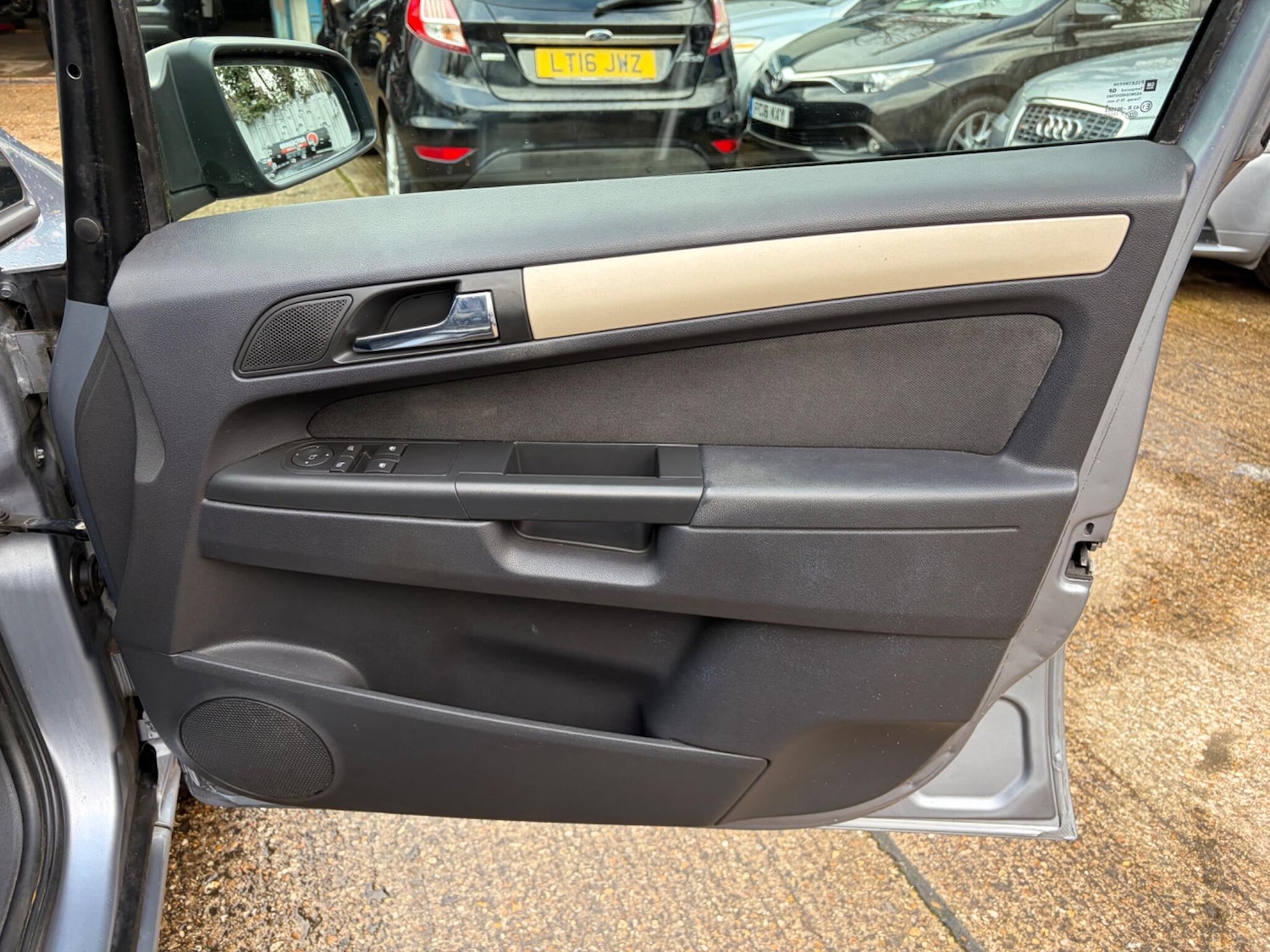 Used Vauxhall Zafira 2008 for sale - 77441025: Photo 23