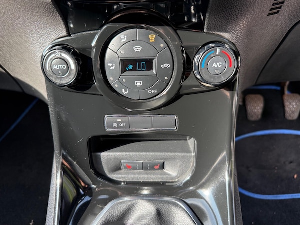 Used Ford Fiesta 2015 for sale - 76021232: Photo 32