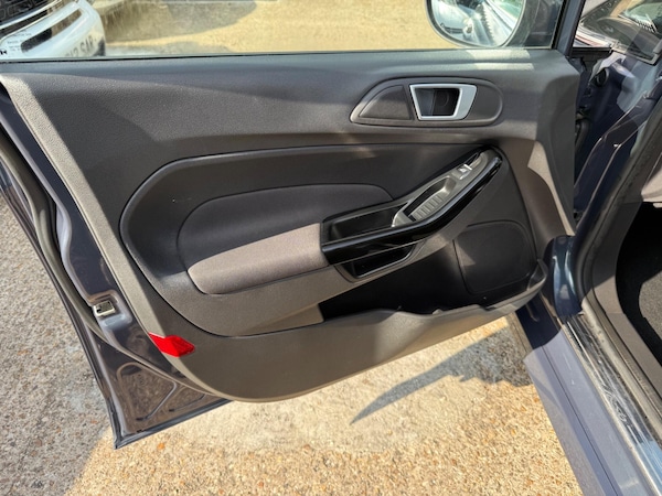 Used Ford Fiesta 2015 for sale - 76021232: Photo 38