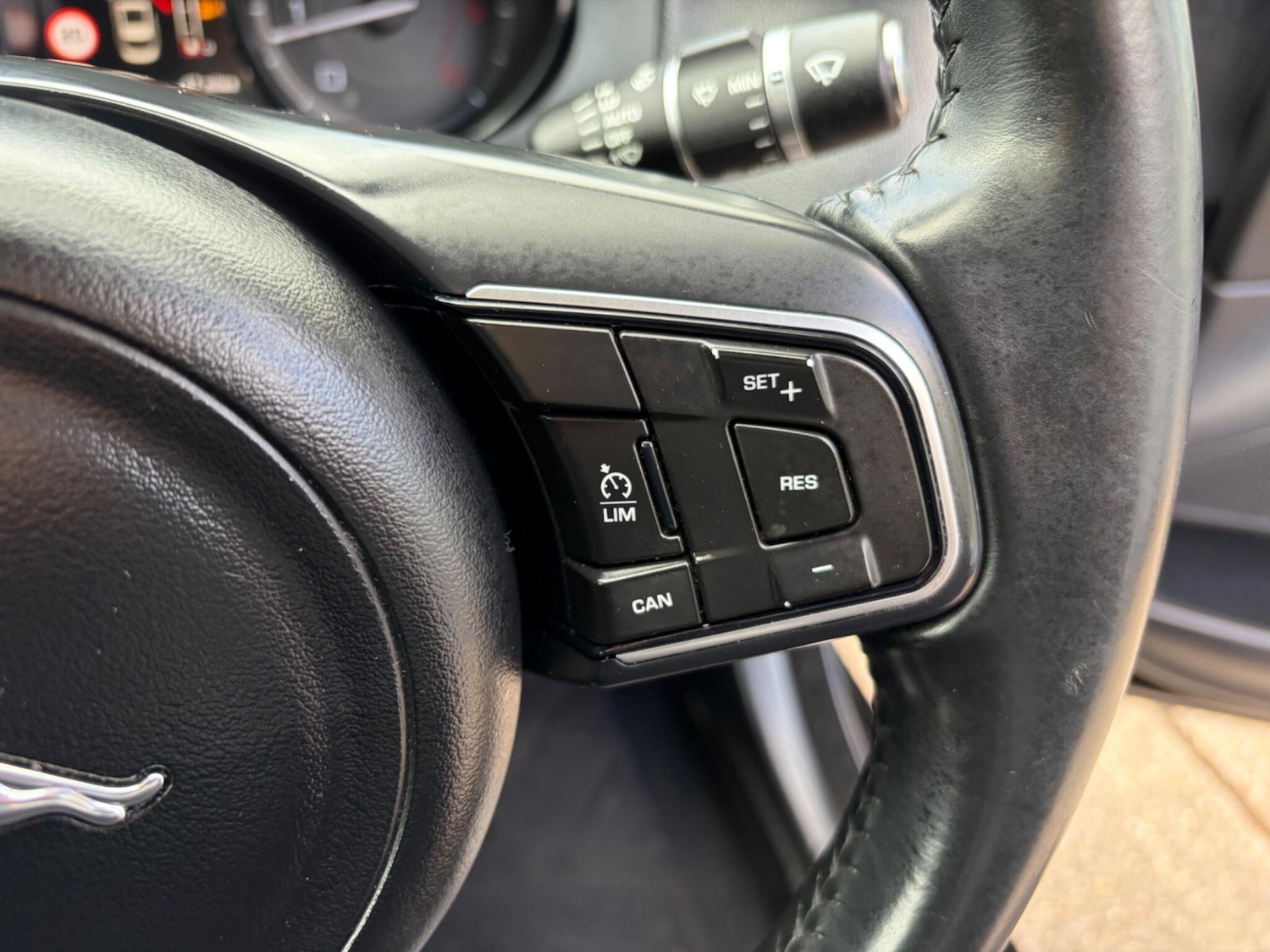 Used Jaguar XE 2016 for sale - 78071812: Photo 27