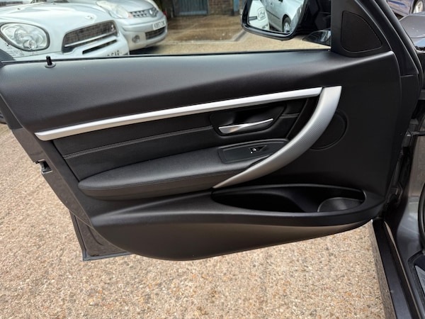 Used BMW 3 Series 2018 for sale - 76024414: Photo 38