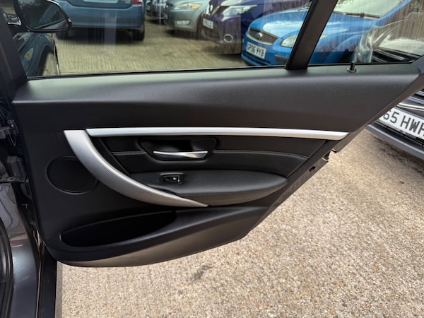 Used BMW 3 Series 2018 for sale - 76024414: Photo 47