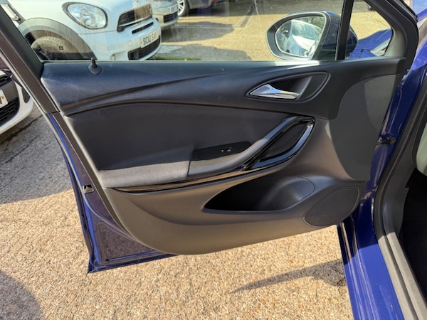 Used Vauxhall Astra 2017 for sale - 76060834: Photo 32