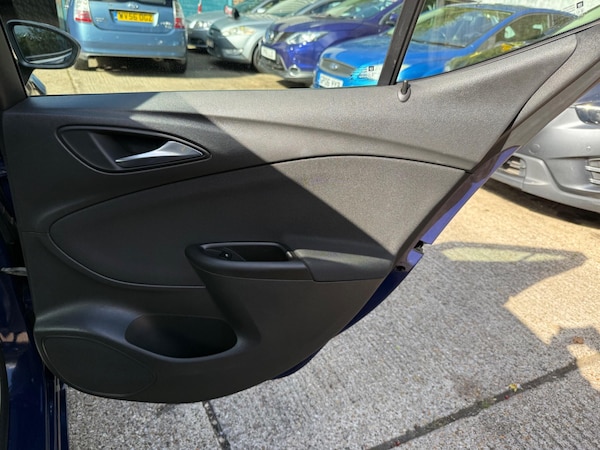 Used Vauxhall Astra 2017 for sale - 76060834: Photo 41