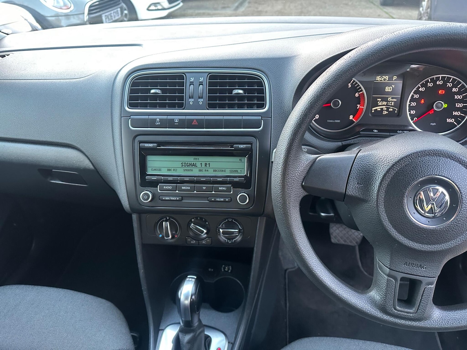 Used Volkswagen Polo 2011 for sale - 76632675: Photo 13