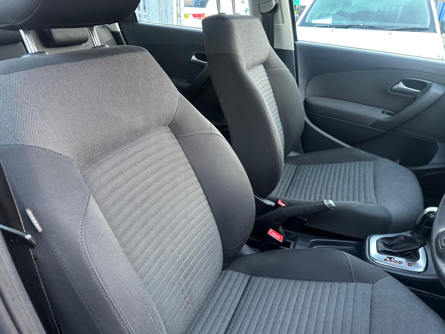 Used Volkswagen Polo 2011 for sale - 76632675: Photo 16