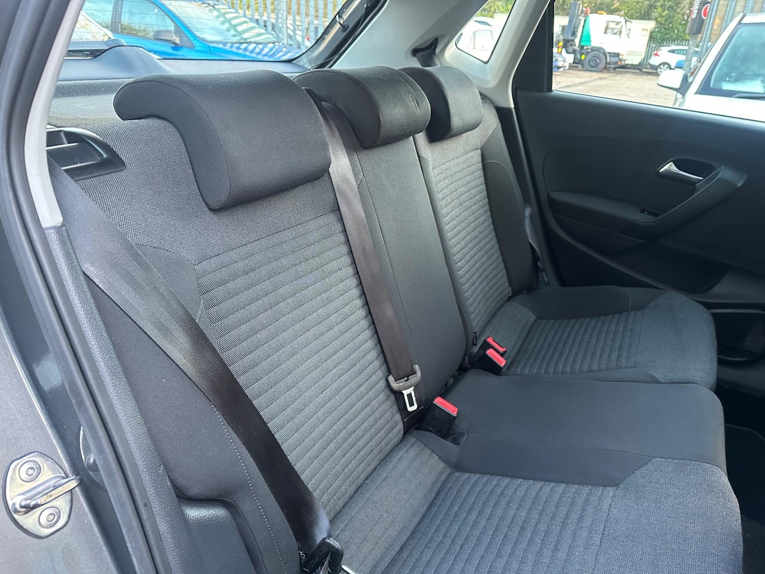 Used Volkswagen Polo 2011 for sale - 76632675: Photo 20