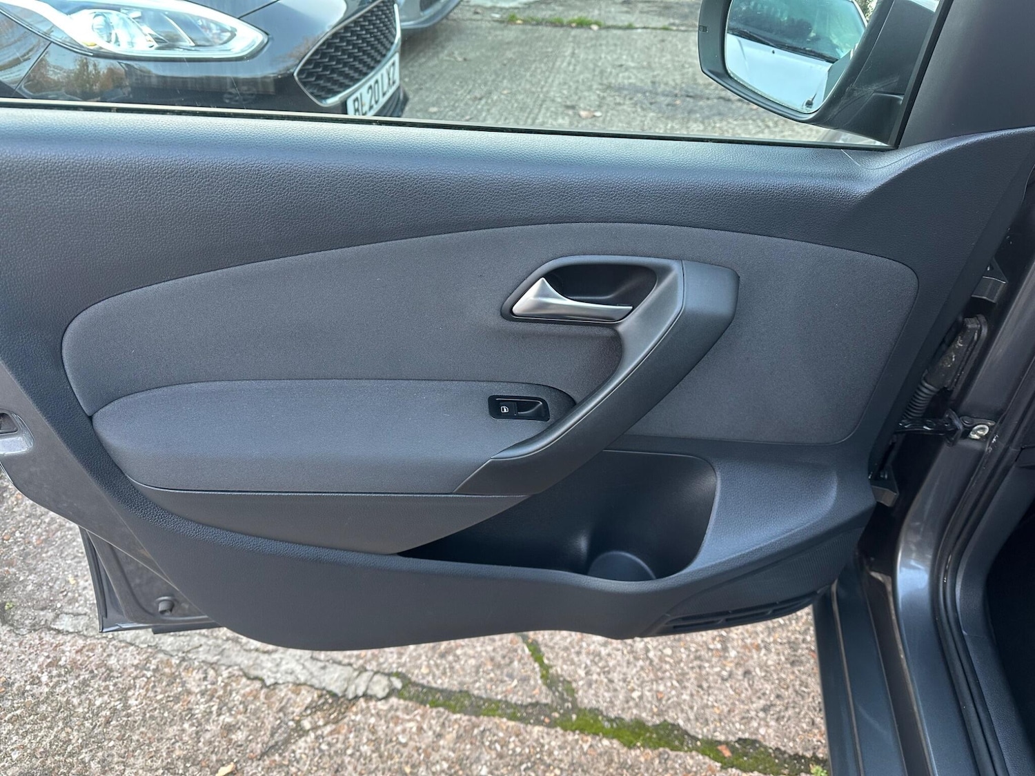 Used Volkswagen Polo 2011 for sale - 76632675: Photo 22